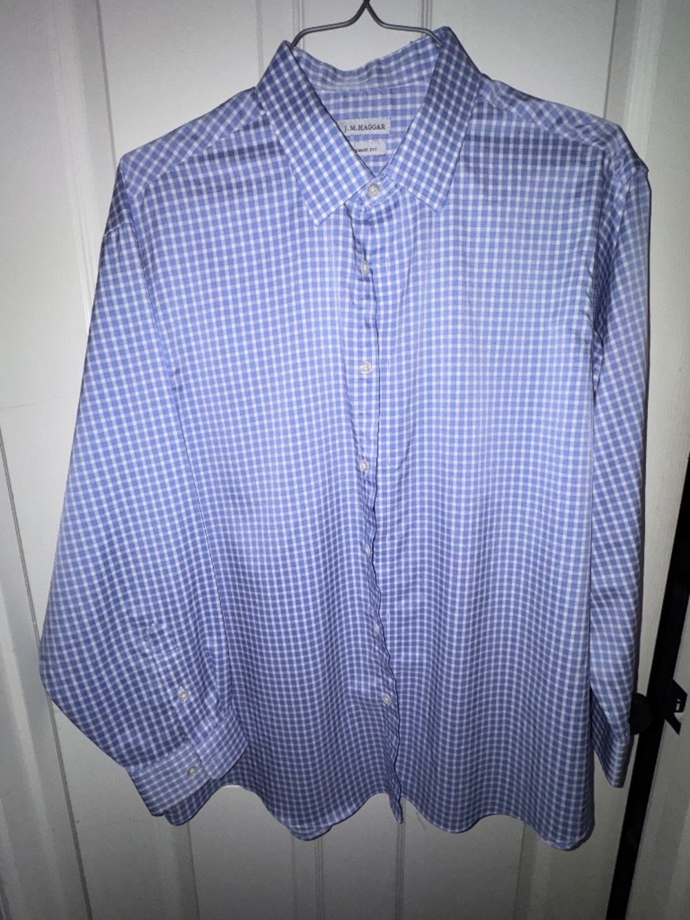 Men's J. M. Haggar Dress Shirt, Size 17-17.5.   32/33